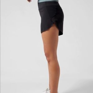 Athleta Run With It 3.5 Shorts in black